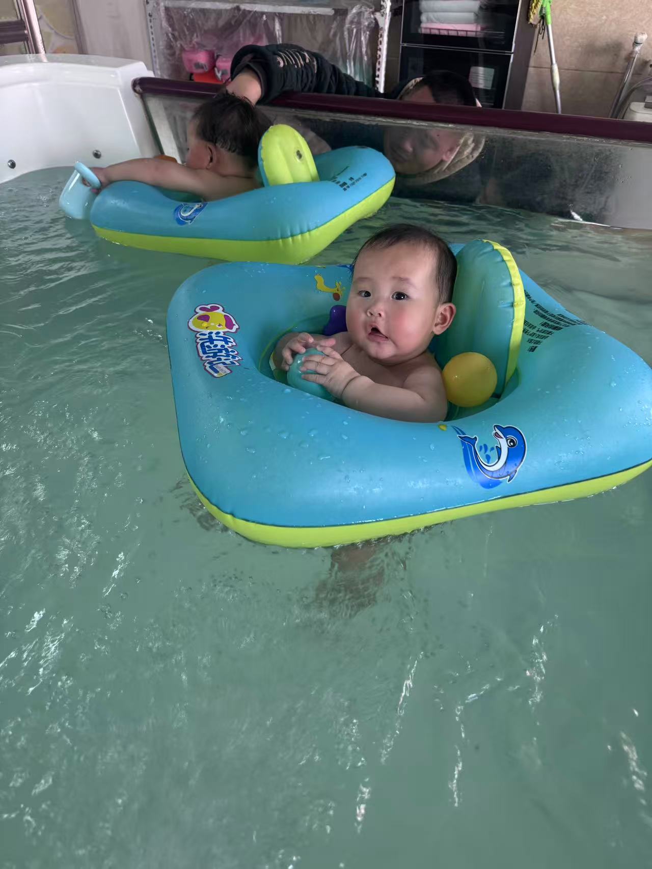 和小伙伴一起游